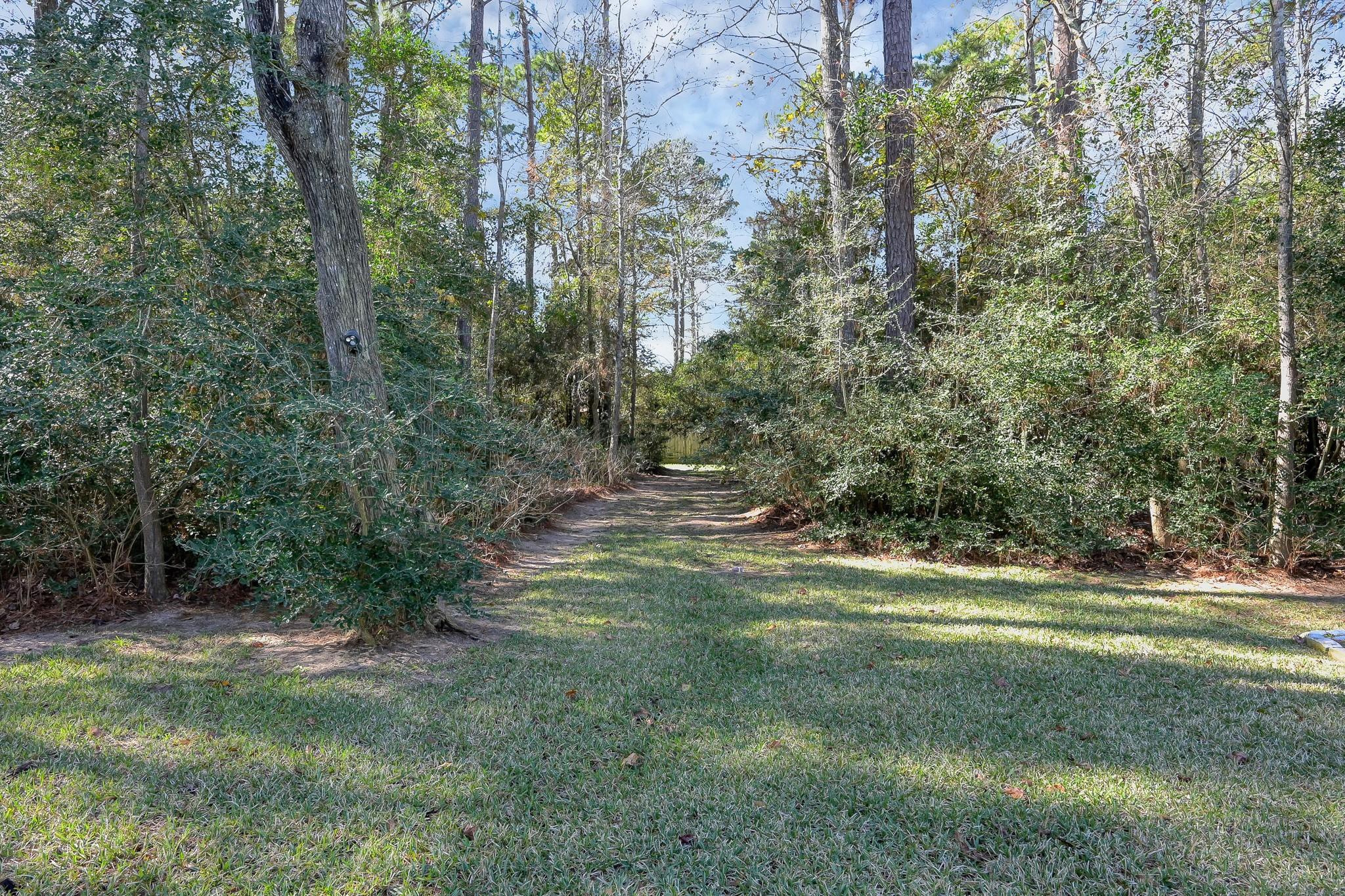 17585 Country Meadow