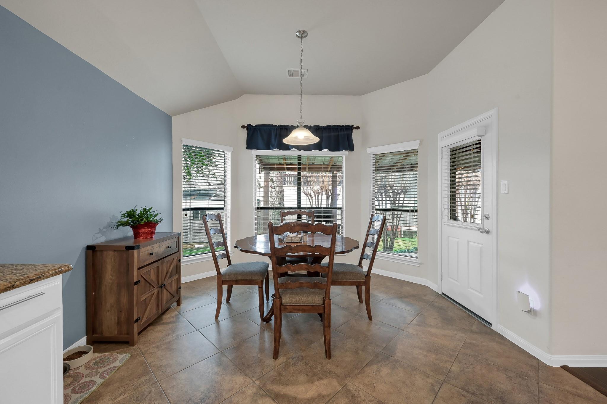 3322 Hemingway Drive