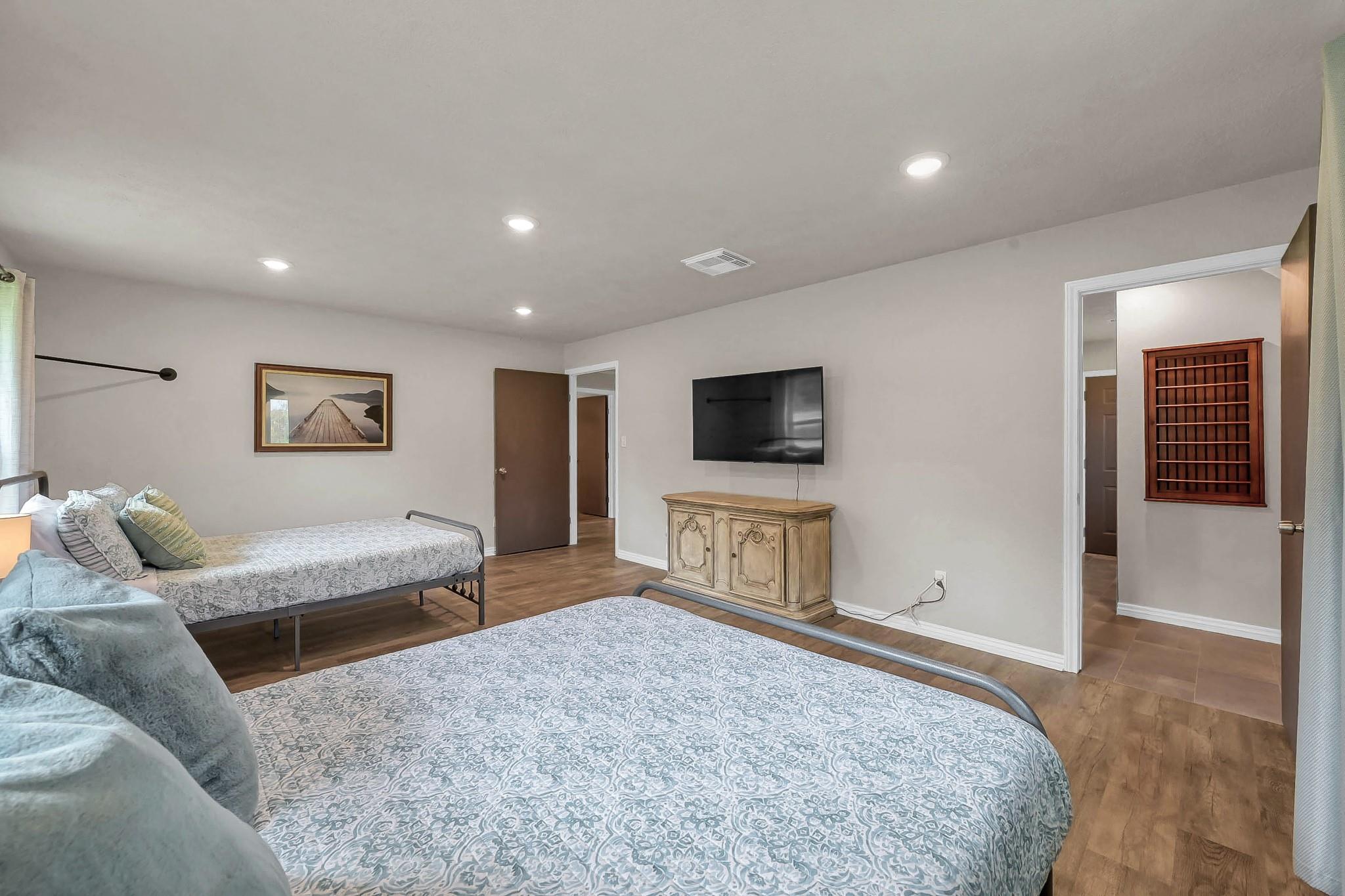 361 S Lakeside Drive