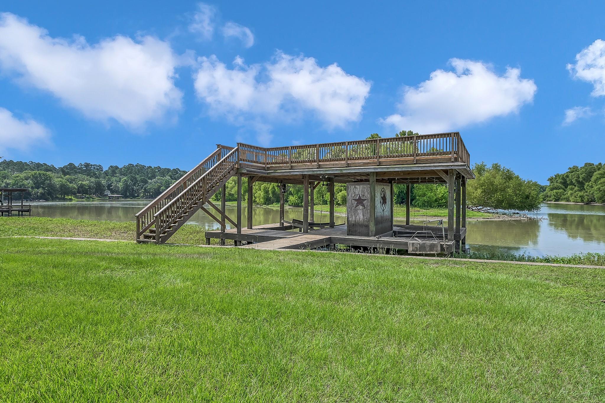 361 S Lakeside Drive