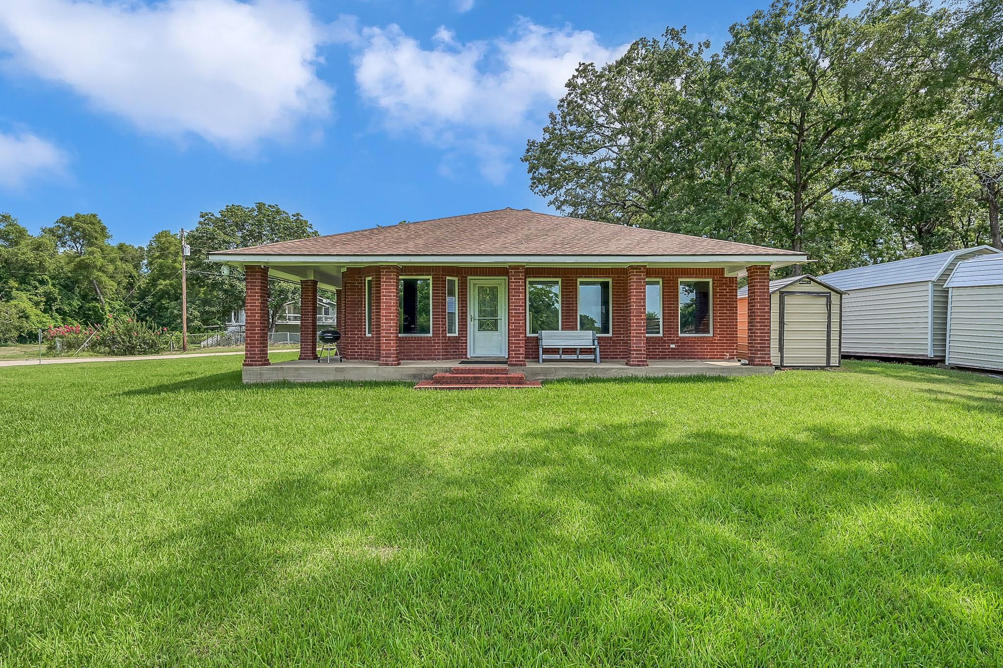 361 S Lakeside Drive