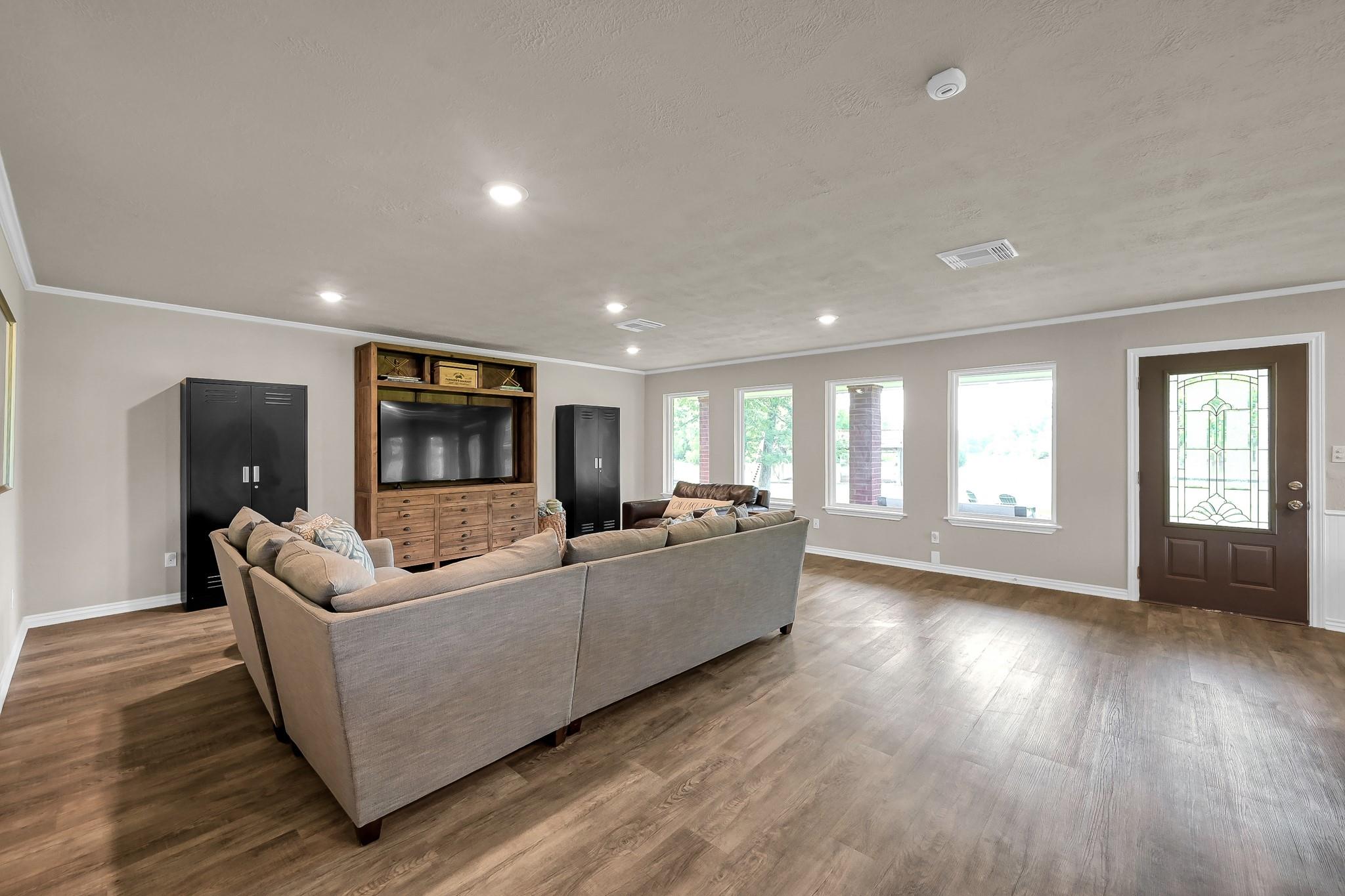 361 S Lakeside Drive