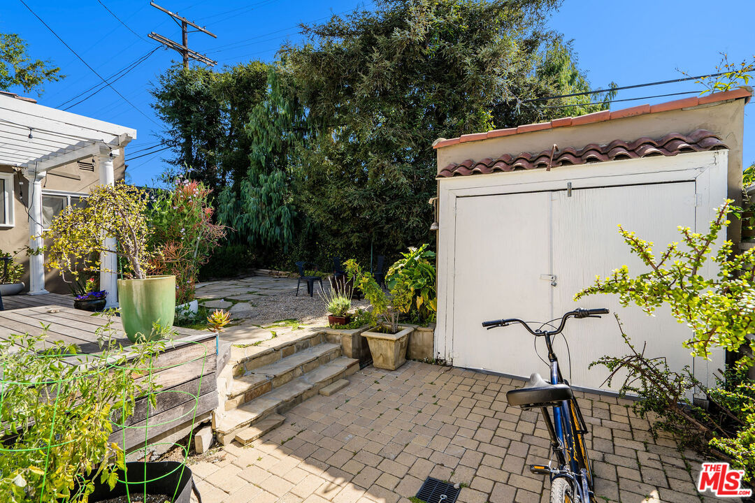 106 N Ridgewood Pl