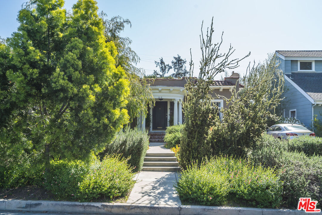 106 N Ridgewood Pl