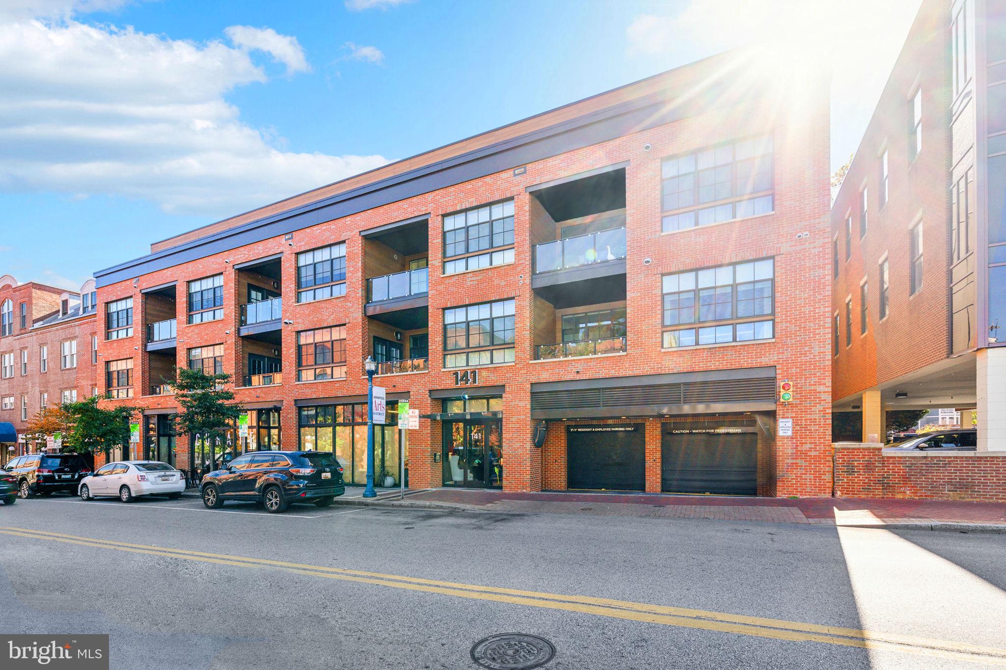 141 West St #207