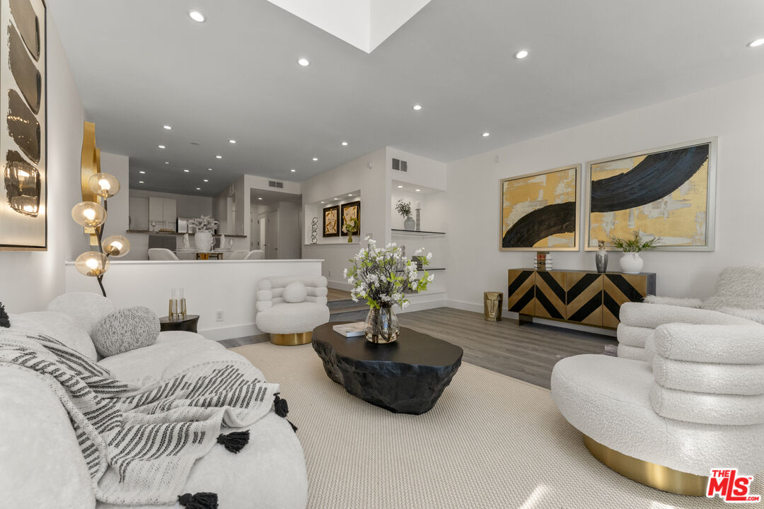 1617 S Beverly Glen Blvd Unit: 107