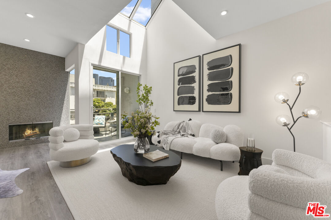 1617 S Beverly Glen Blvd Unit: 107