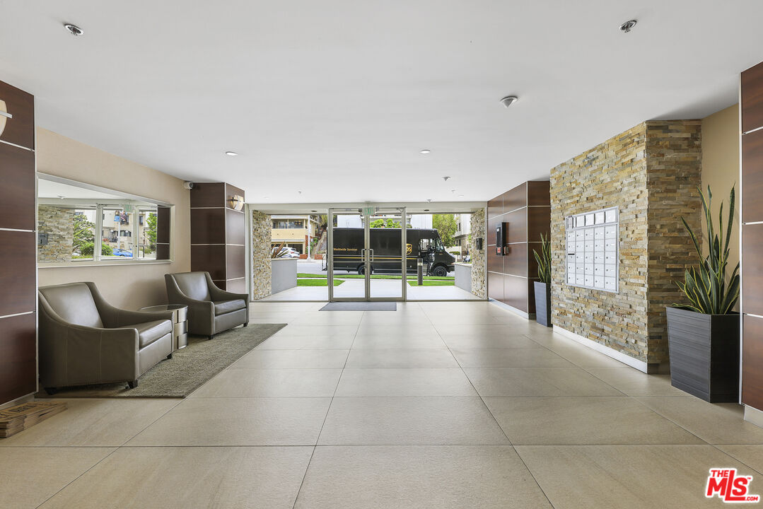 1617 S Beverly Glen Blvd Unit: 107