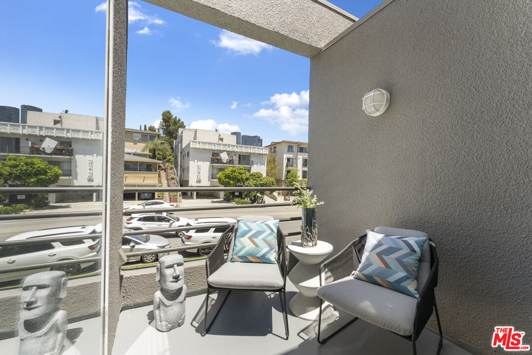 1617 S Beverly Glen Blvd Unit: 107
