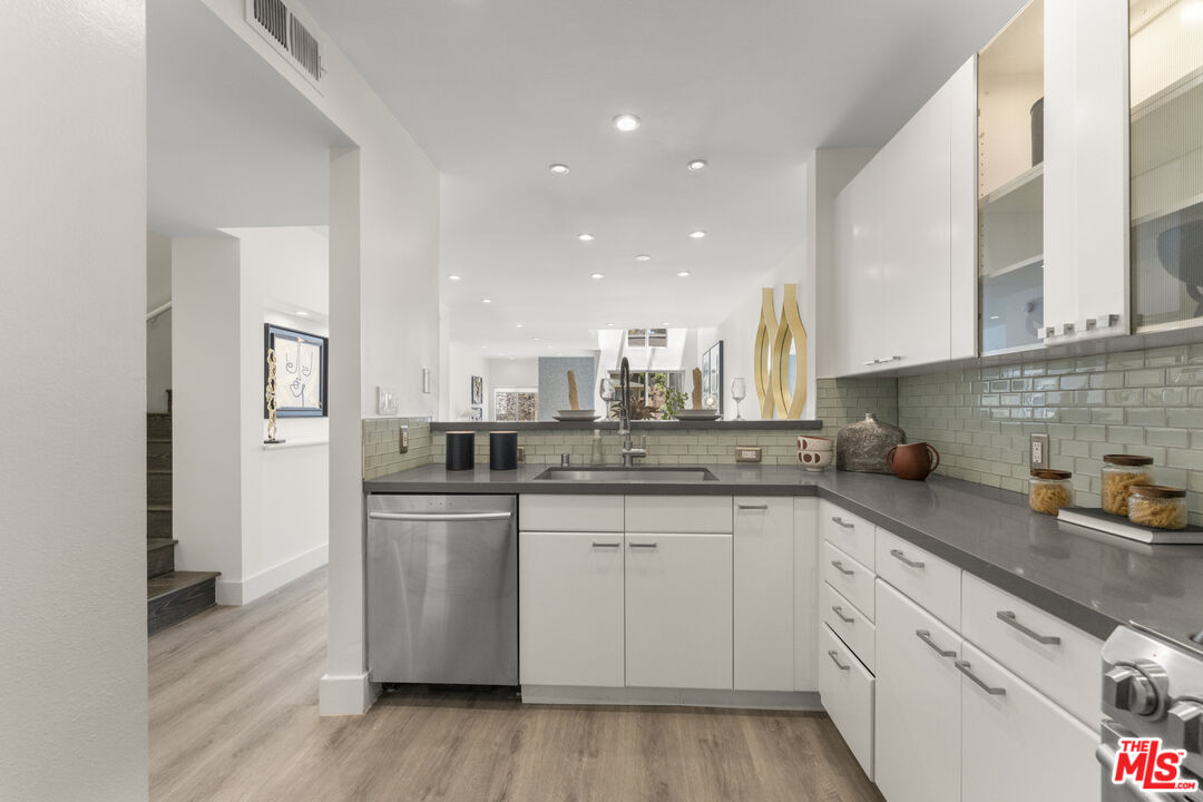 1617 S Beverly Glen Blvd Unit: 107