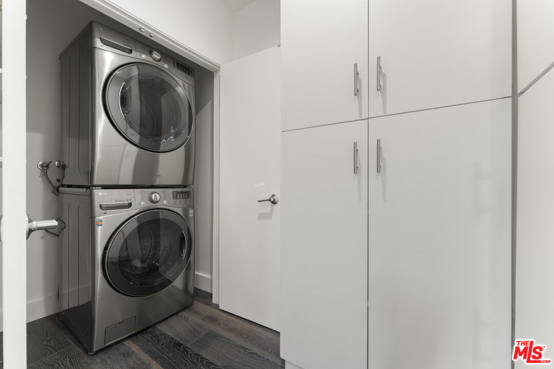1617 S Beverly Glen Blvd Unit: 107