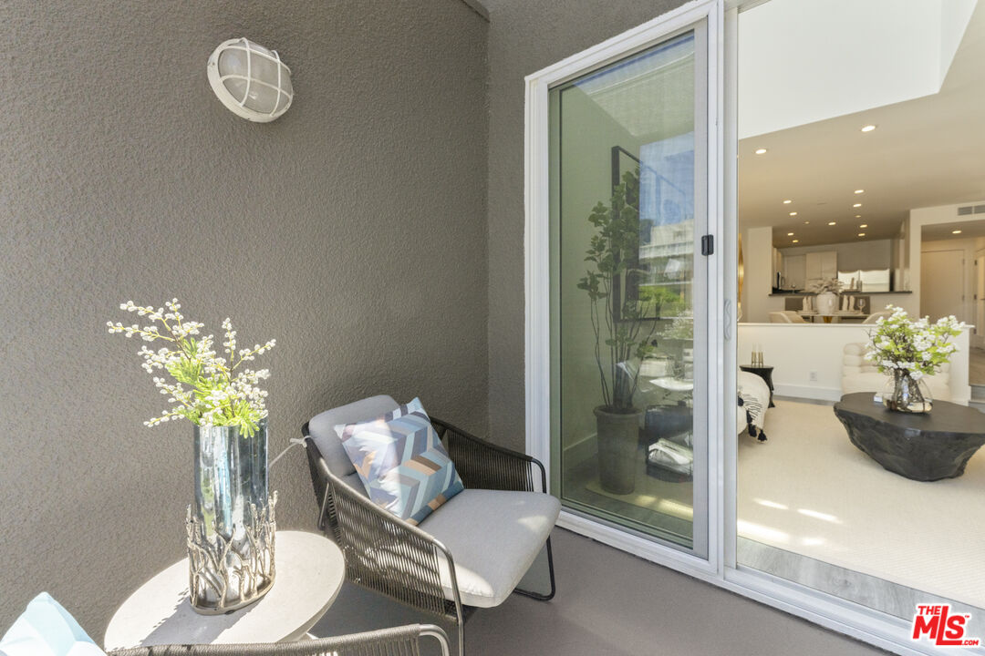 1617 S Beverly Glen Blvd Unit: 107
