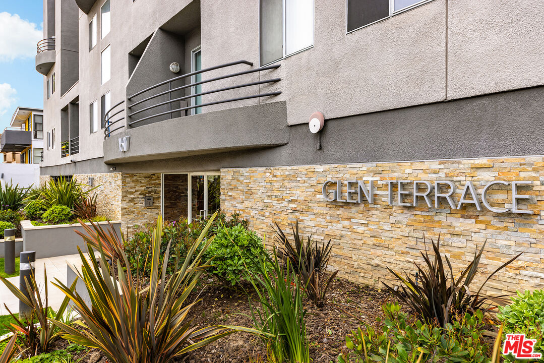 1617 S Beverly Glen Blvd Unit: 107