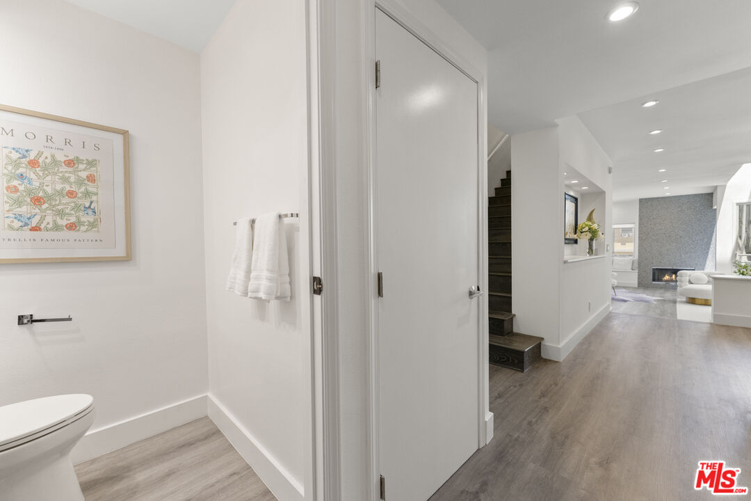 1617 S Beverly Glen Blvd Unit: 107