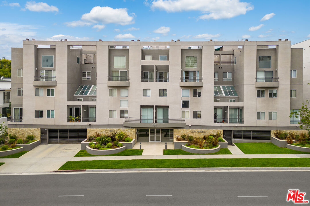 1617 S Beverly Glen Blvd Unit: 107
