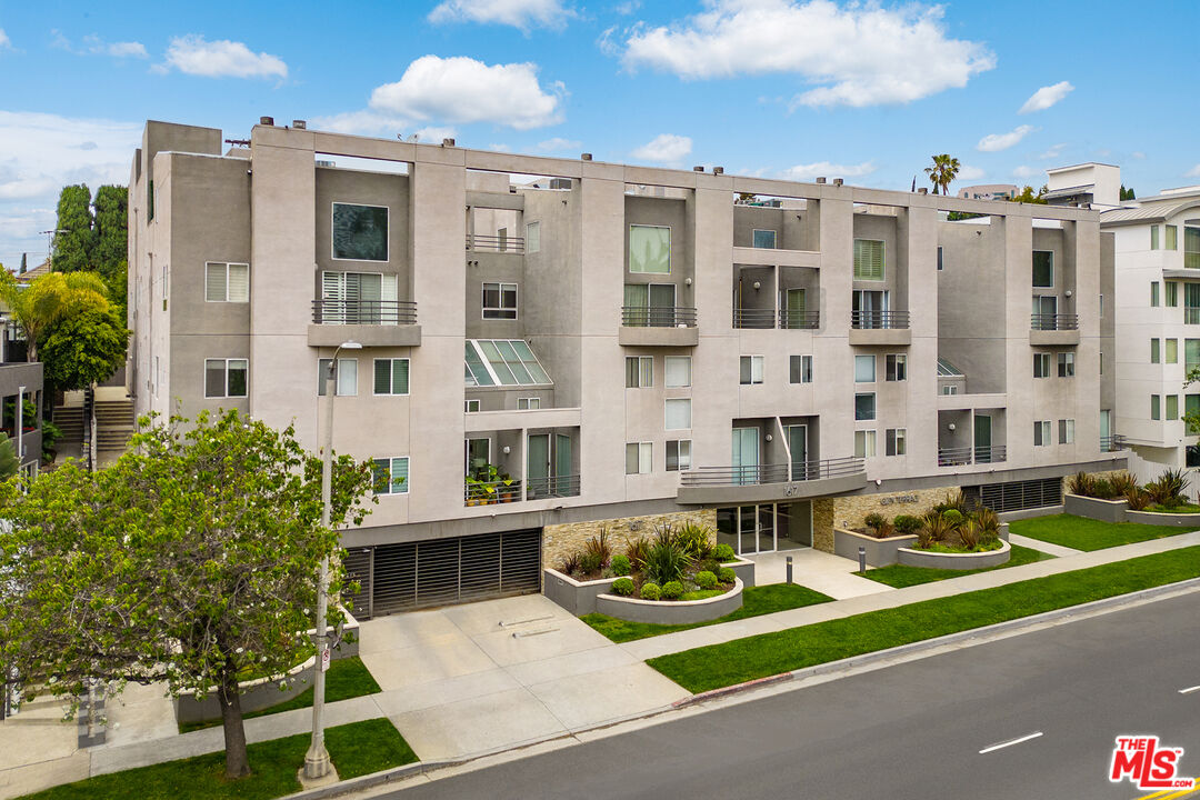 1617 S Beverly Glen Blvd Unit: 107