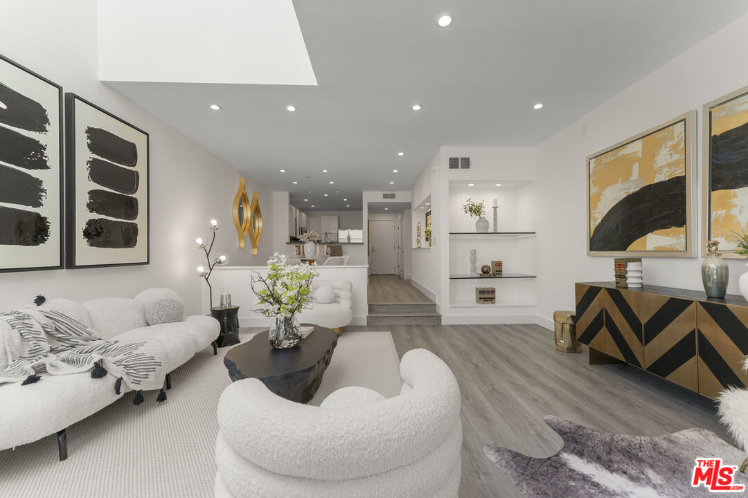 1617 S Beverly Glen Blvd Unit: 107