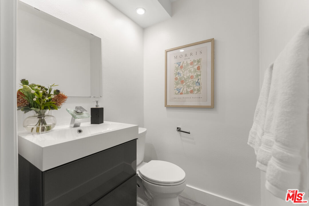 1617 S Beverly Glen Blvd Unit: 107
