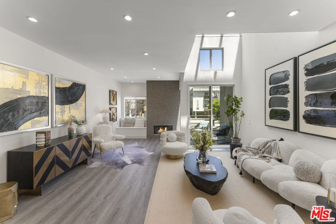 1617 S Beverly Glen Blvd Unit: 107