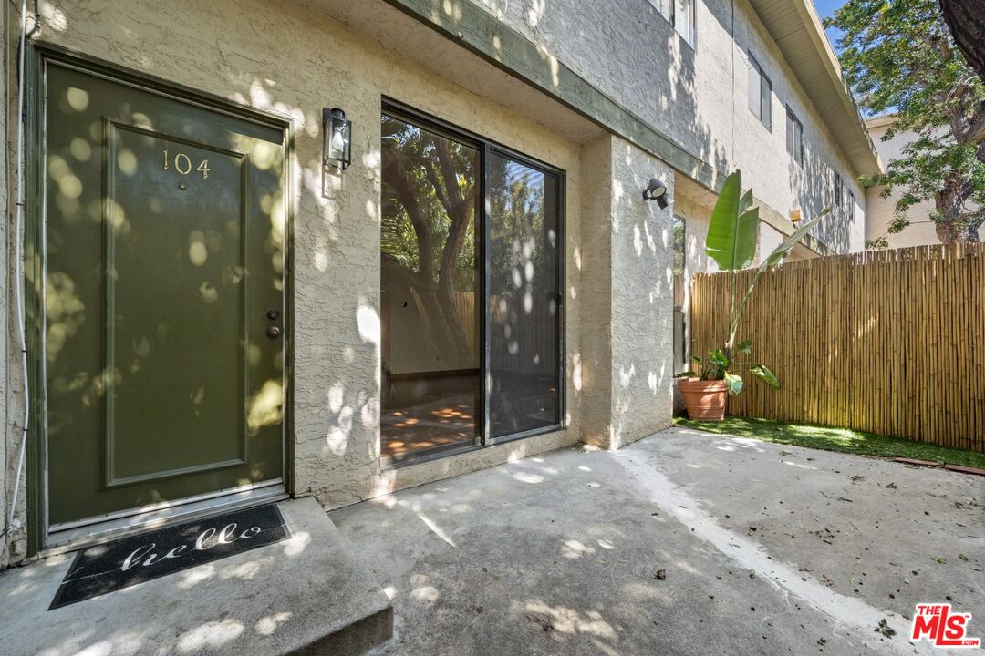 1341 Centinela Ave Unit: 104