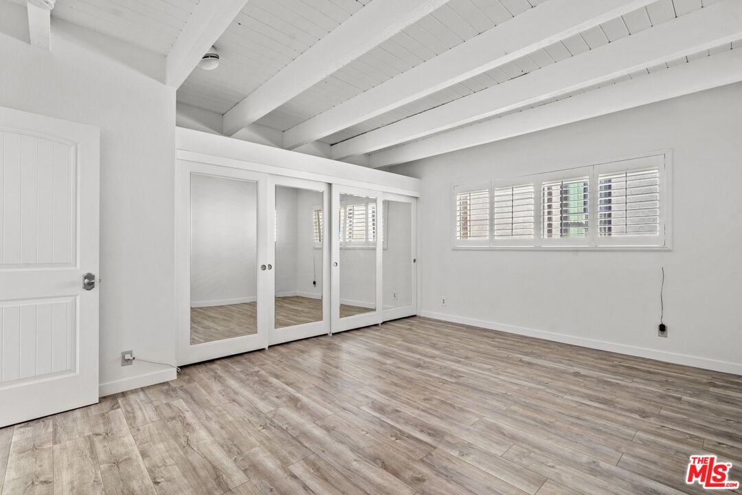 1341 Centinela Ave Unit: 104