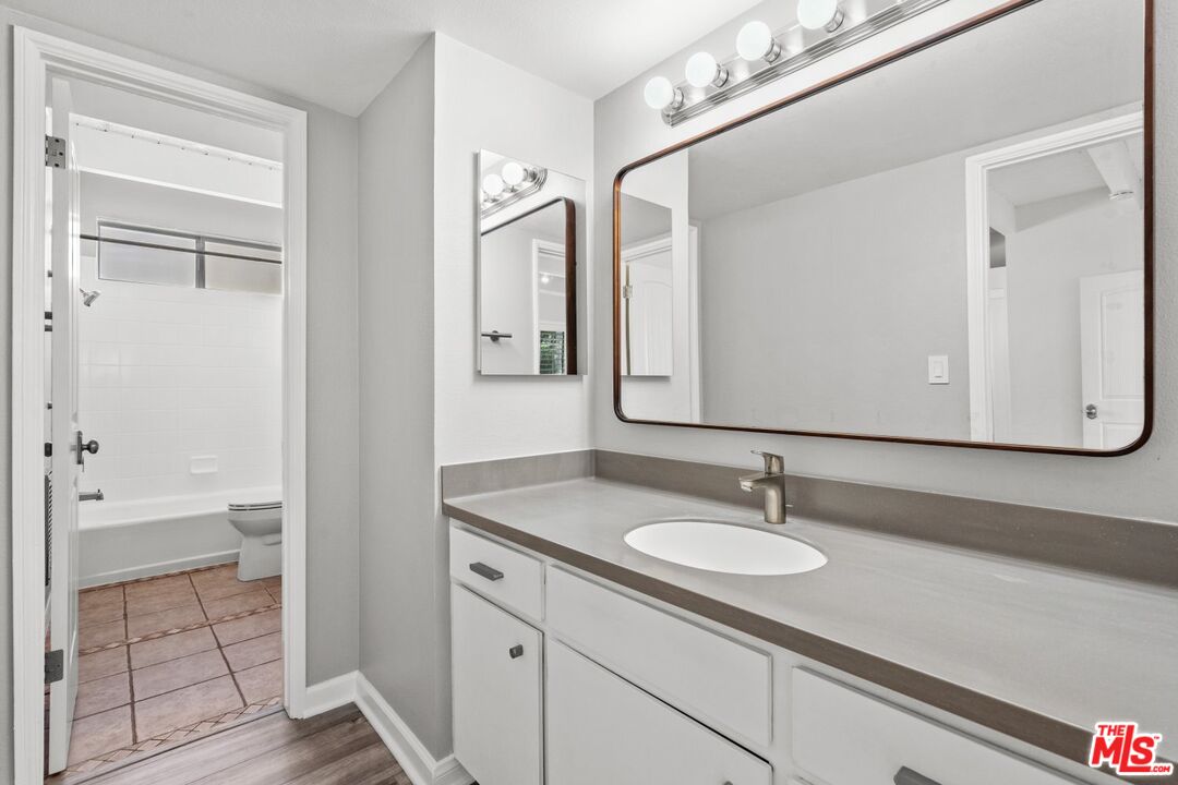 1341 Centinela Ave Unit: 104