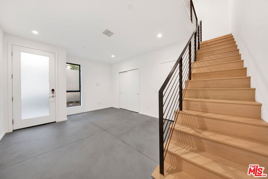 3726 1/2 Vinton Avenue