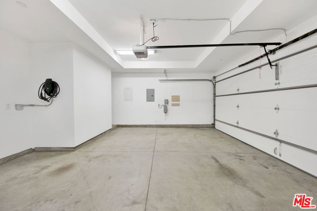 3726 1/2 Vinton Avenue