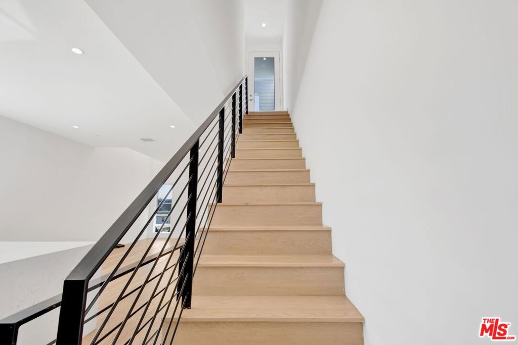 3726 1/2 Vinton Avenue