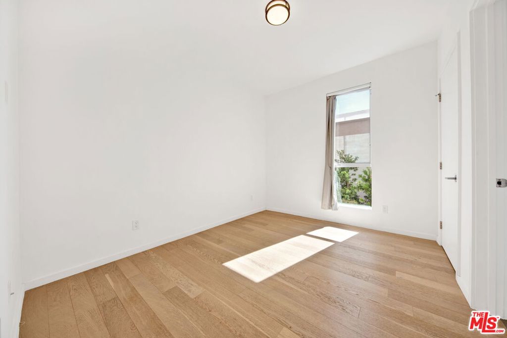 3726 1/2 Vinton Avenue