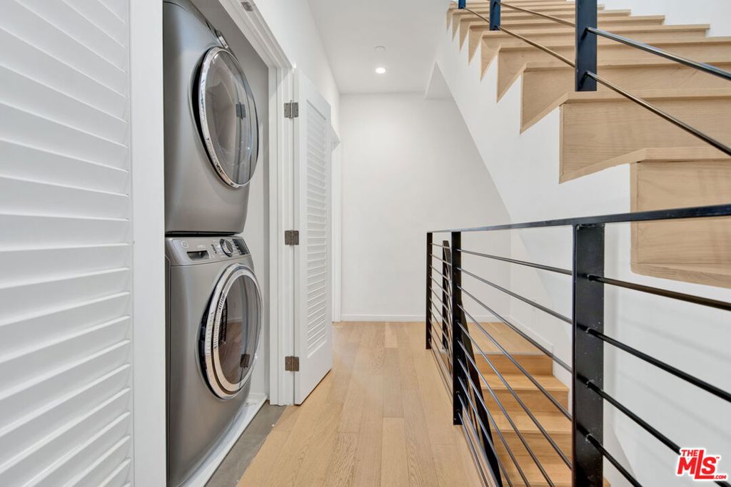 3726 1/2 Vinton Avenue