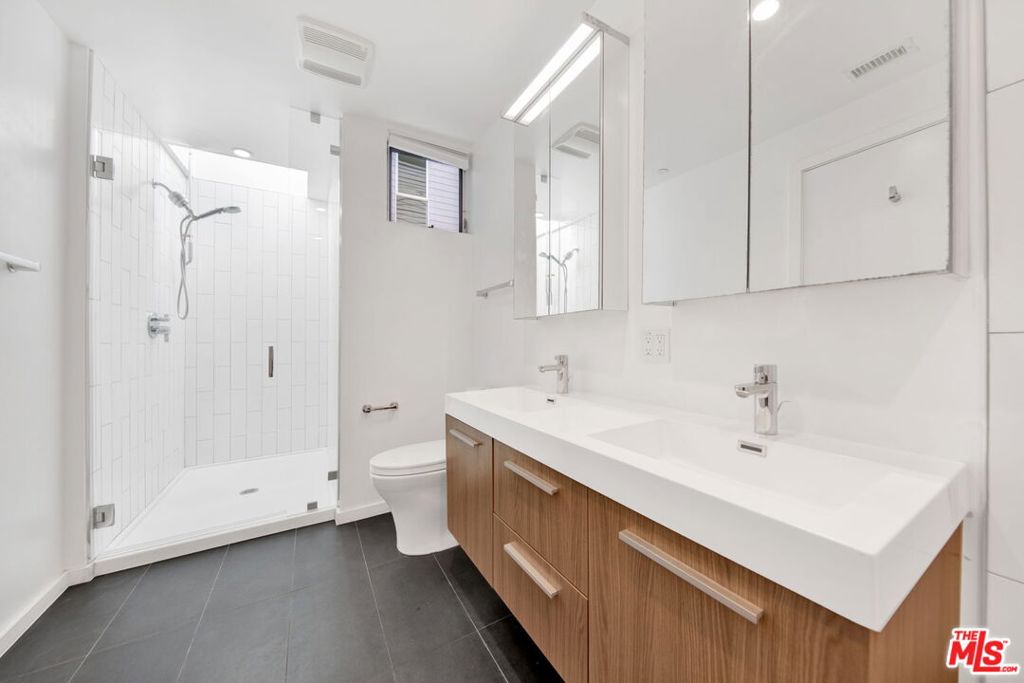 3726 1/2 Vinton Avenue