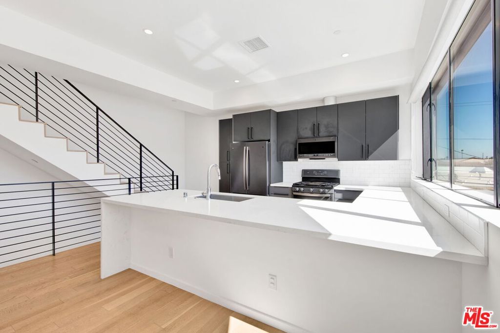 3726 1/2 Vinton Avenue