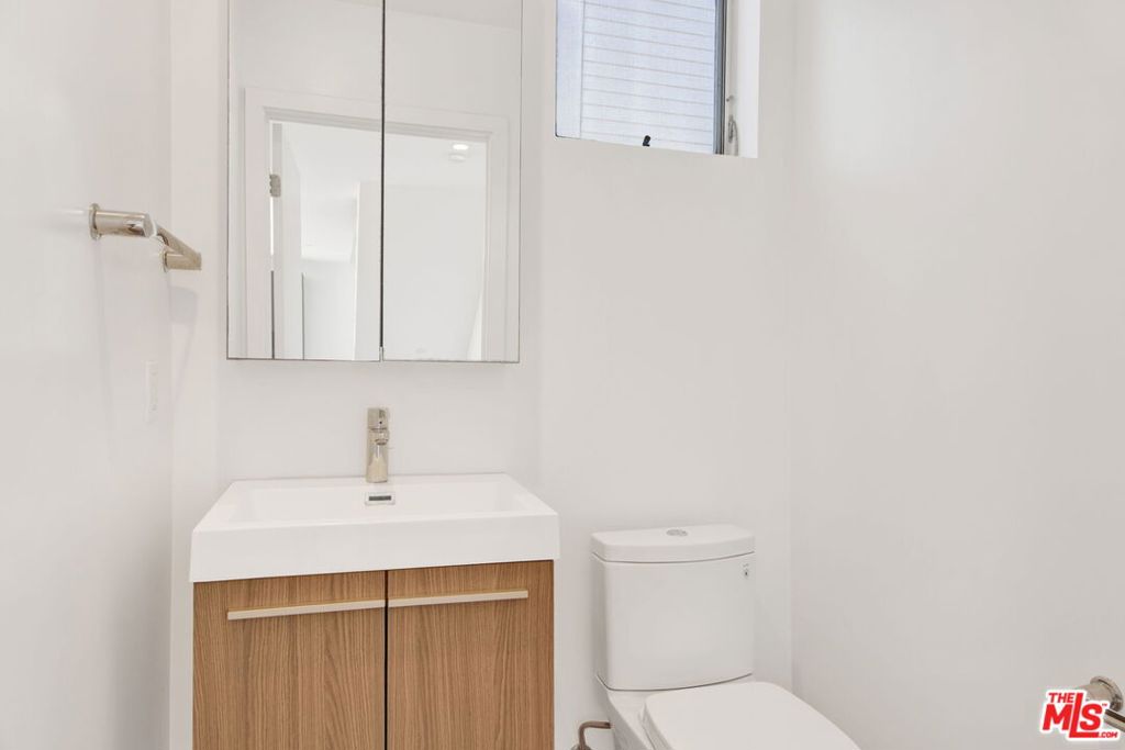 3726 1/2 Vinton Avenue