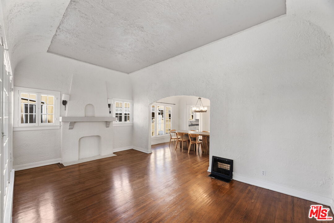 426 N Vista St