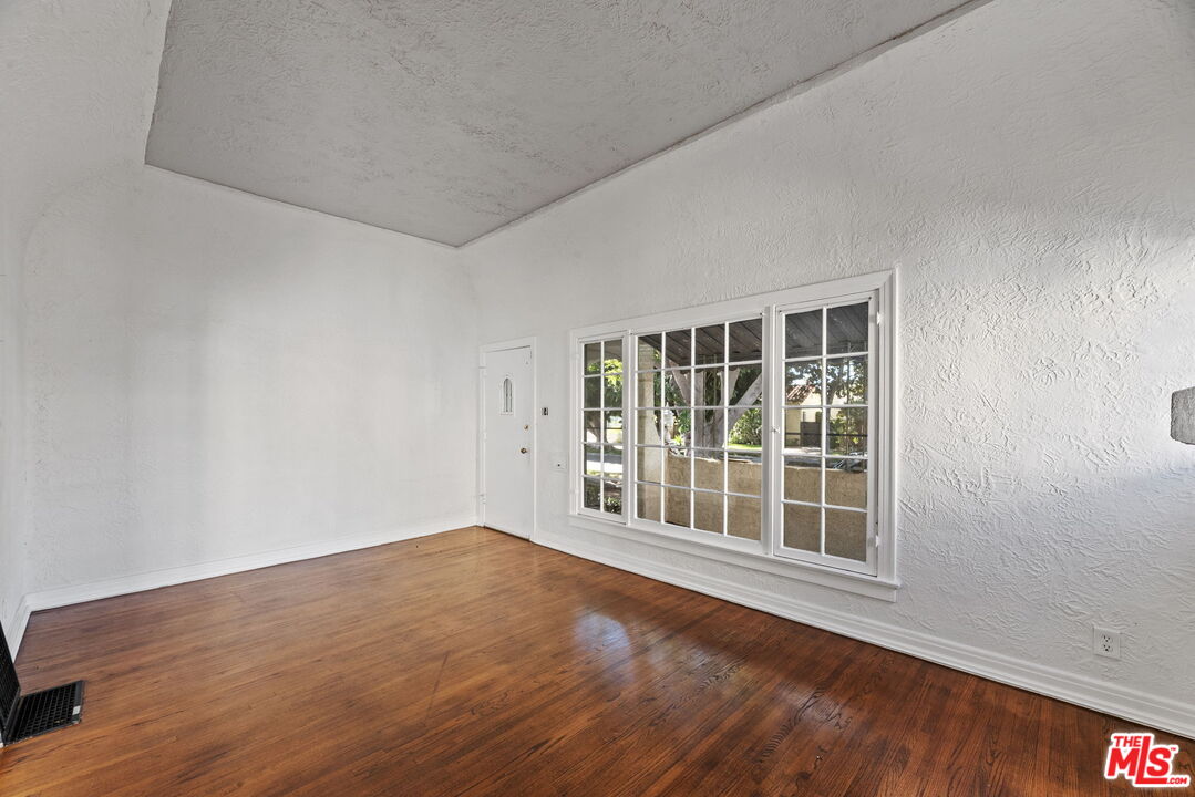 426 N Vista St