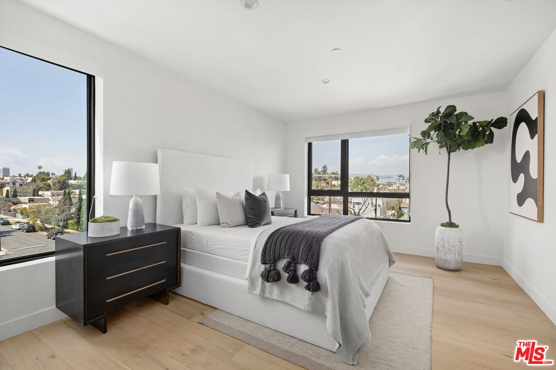 4506 Dockweiler St Unit: 202