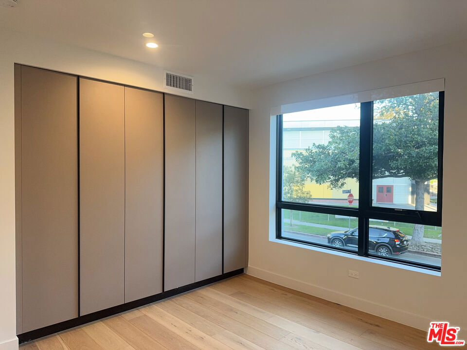 4506 Dockweiler St 205