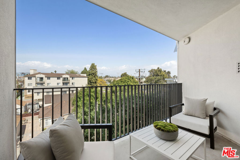 4506 Dockweiler St 205