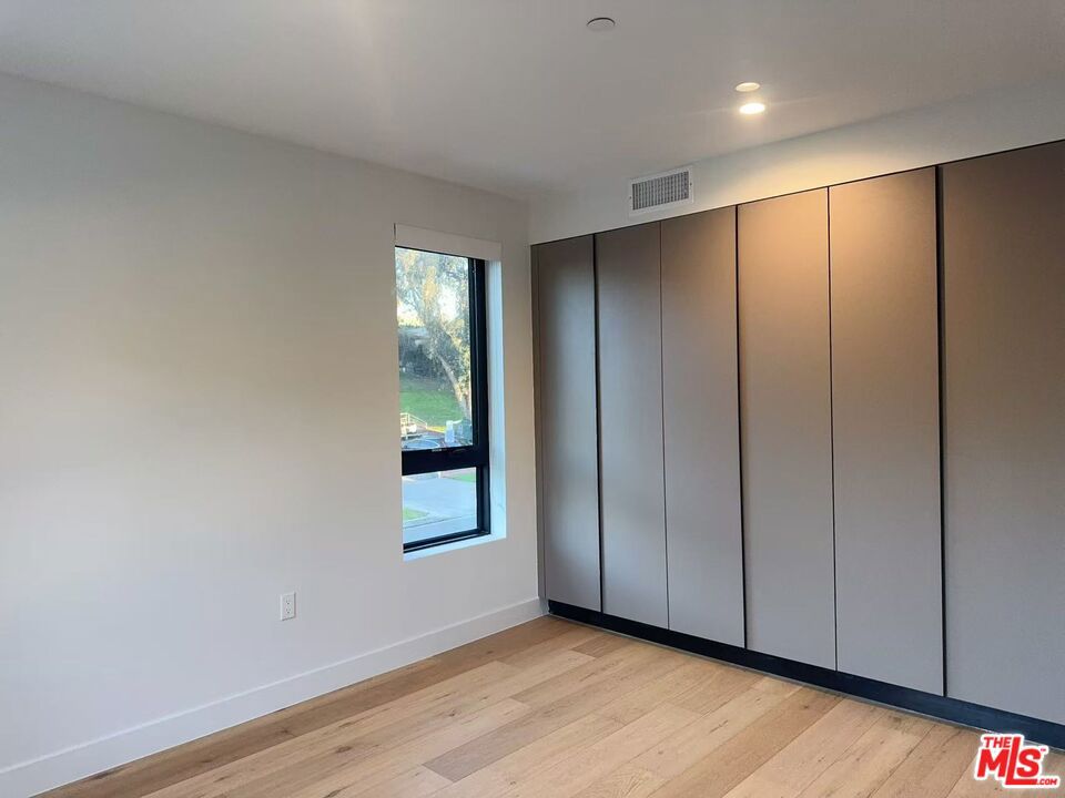 4506 Dockweiler St 205