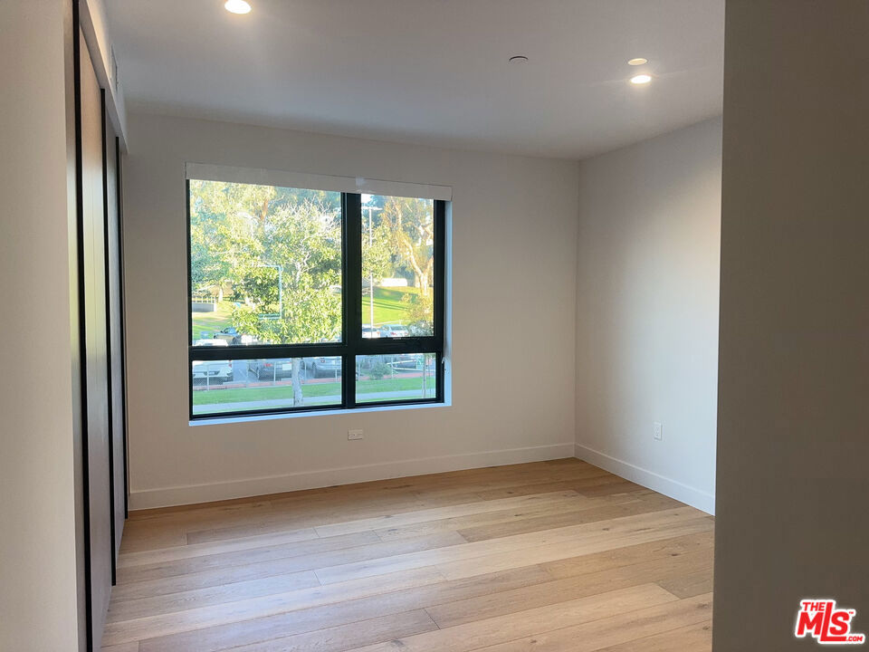 4506 Dockweiler St 205