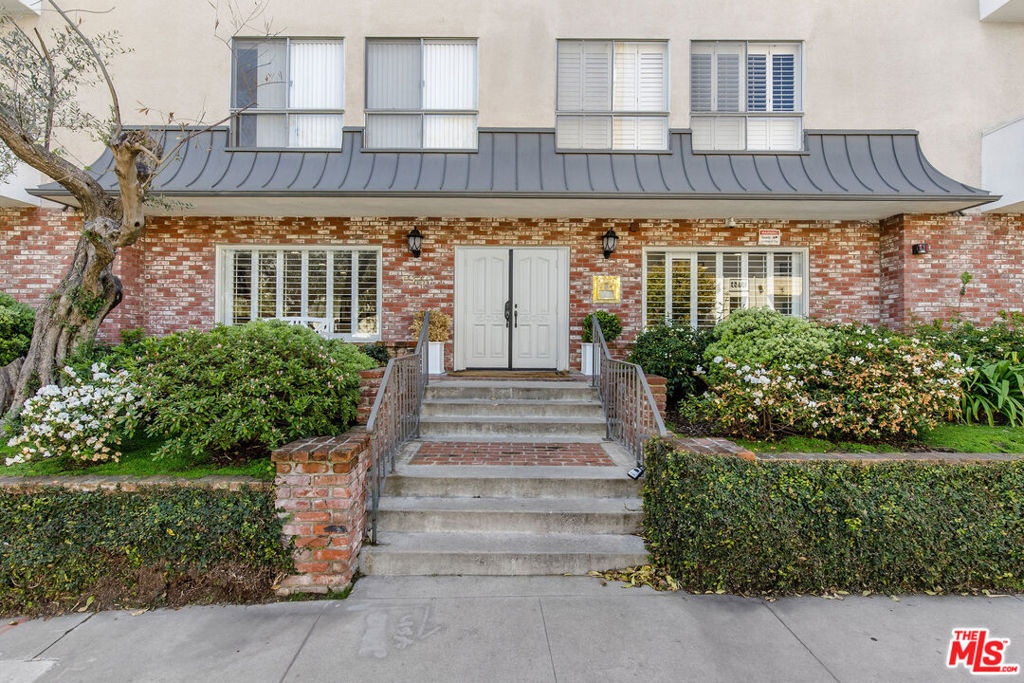 10650 Holman Avenue 212