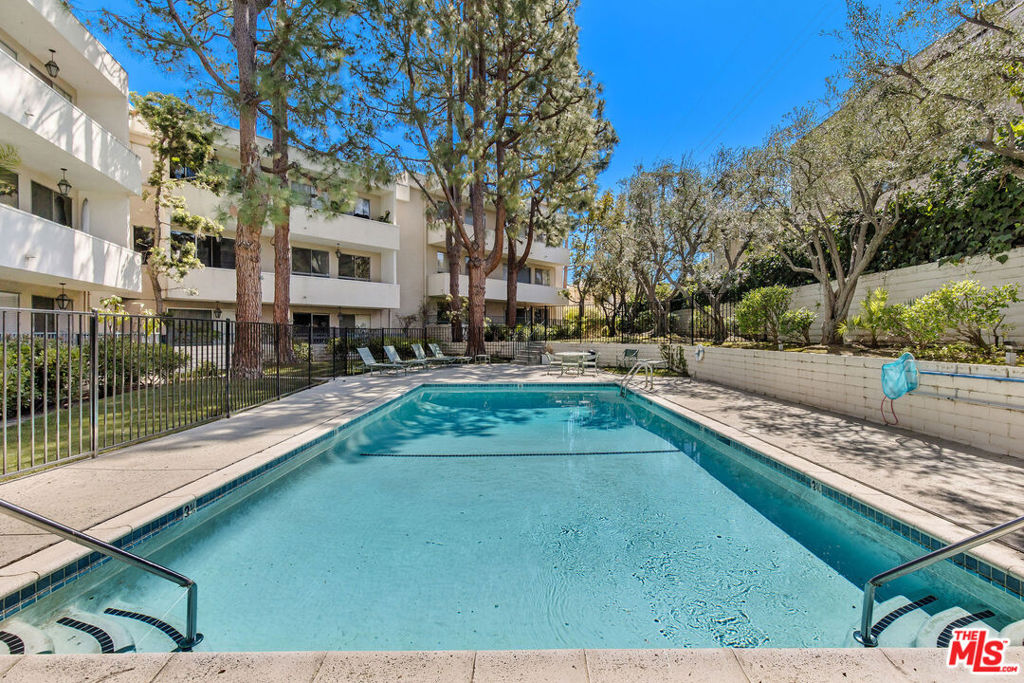 10650 Holman Avenue 212