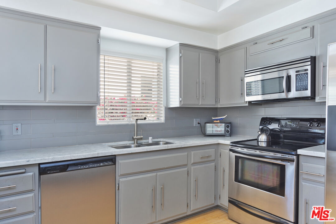 11906 Gorham Ave Unit: 1