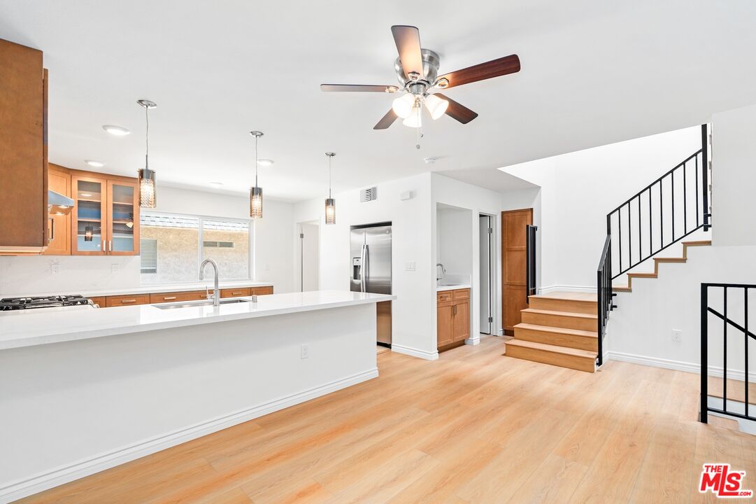 5238 Newcastle Ave Unit: 3