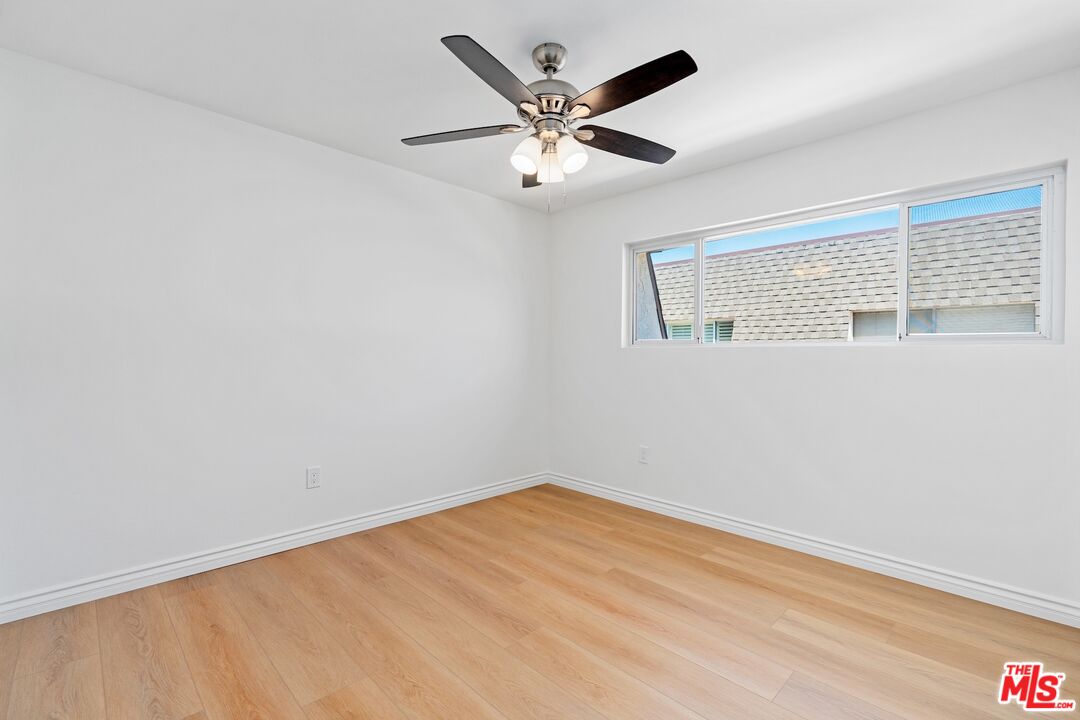 5238 Newcastle Ave Unit: 3