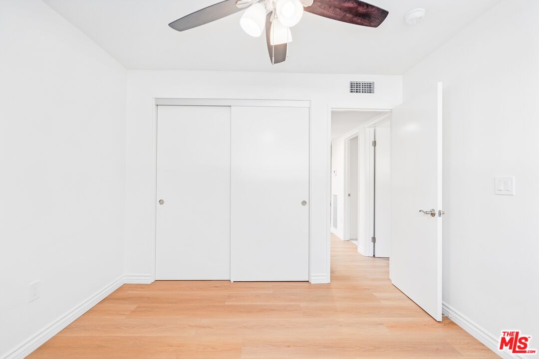 5238 Newcastle Ave Unit: 3