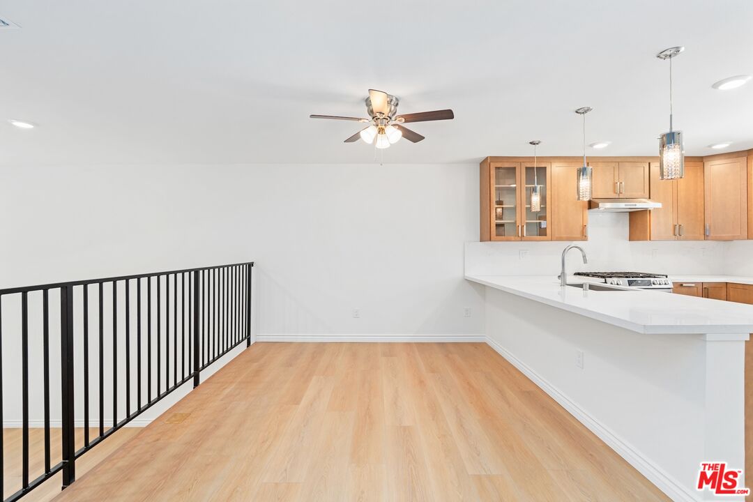 5238 Newcastle Ave Unit: 3
