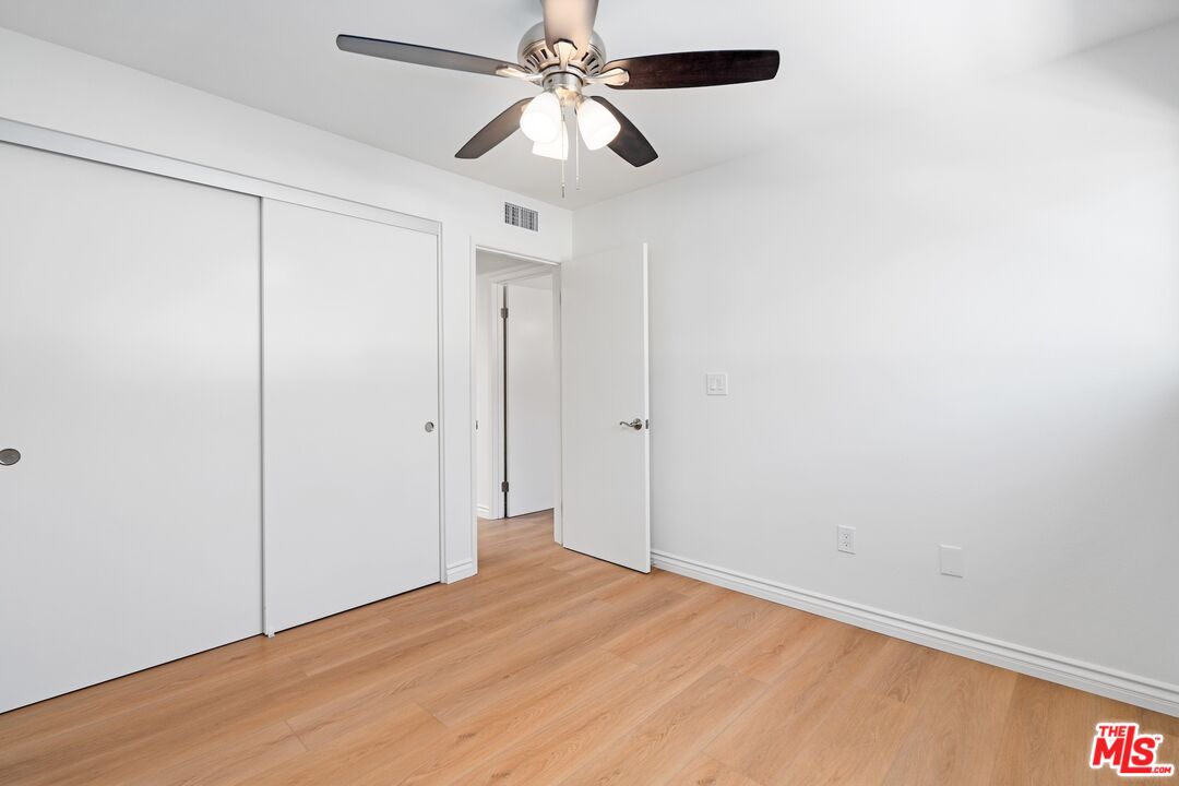 5238 Newcastle Ave Unit: 3