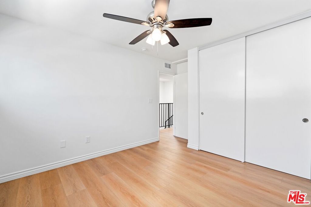 5238 Newcastle Avenue 3